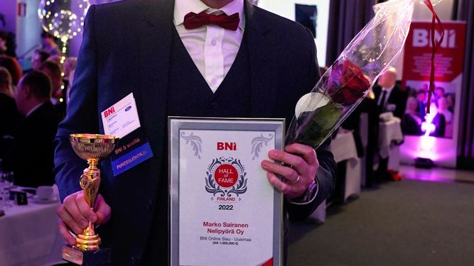 BNI Marko Sairanen palkittiin BNI Gaalassa 2023
