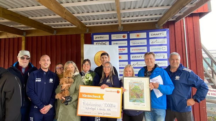 Deltog gjorde bla, Anna-Maria Eriksson och Lars Isacsson från Stjärnlaget. Från Stiftelsen Petra Jarlheim, Kenneth Linder, Ewa Lövgren och Cihan Kazil från Swedbank.