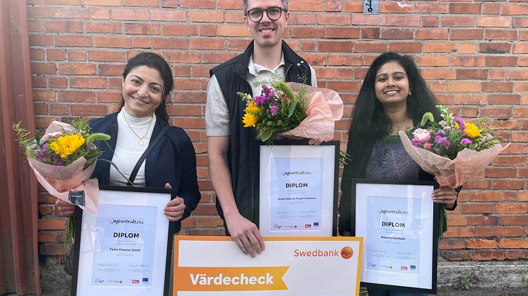 Pristagarna i idétävlingen Jagharenide.nu 2024 Fatin Foxana Saleh, Daniel Holm och Anusha Gamlath.