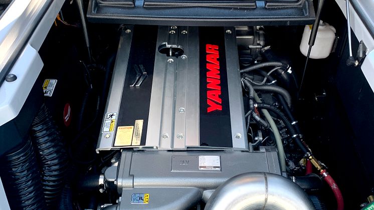 Hi-res image - YANMAR - YANMAR, Mastry, and Nautique have developed an innovative solution based on the YANMAR 8LV370 marine diesel engine for the wake sports boating sector