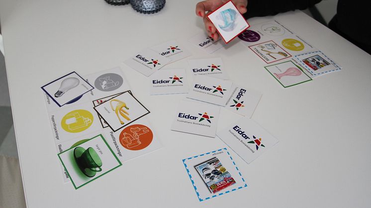 Som ett komplement till skyltar och utbildning på plats har Eidar tagit fram ett spel som de unga hyresgästerna kan spela med varandra eller med sina föräldrar för att få in sorteringen som något självklart. 