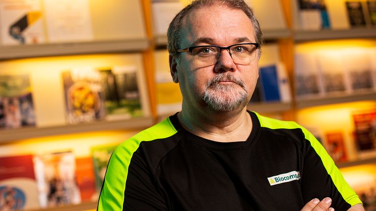 Företaget Biocompost har en unik metod som förvandlar organiskt avfall till miljövänliga jordprodukter på fem dagar. ”Du får en jättebra kompostering och även näringsfattiga ämnen får ett högre värde som slutprodukt”, säger grundaren Eric Tjernberg