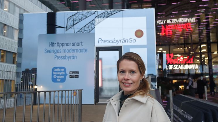 Maria Isaksson, affärsutvecklingschef på Reitan Convenience, utanför den nya Pressbyrån Go som snart öppnar utan Westfield Mall of Scandinavia.