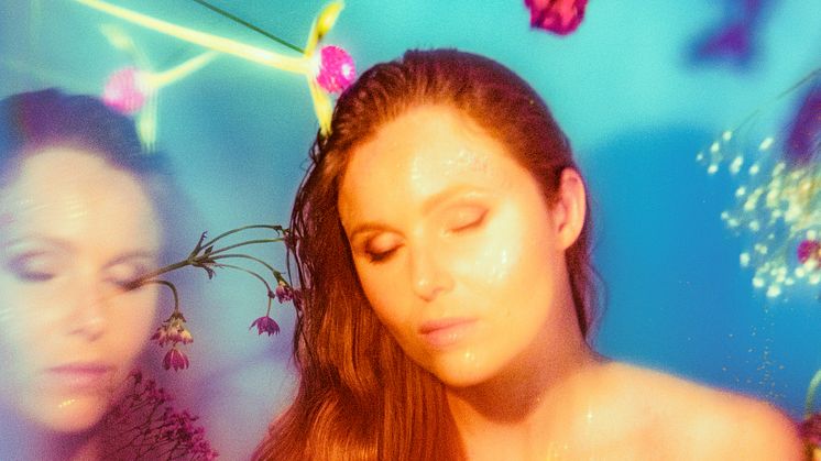 EP. Artisten & låtskrivaren Cecilia Kallin släpper sin debut-EP "Honey"