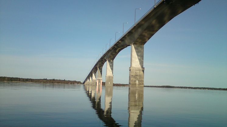 ONE Nordic AB byter belysningsarmatur på Ölandsbron vilket bidrar till minskad energiåtgång