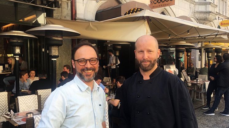 John Visser, vd, och Johan Rydh, kökschef, på restaurang Mando Steakhouse i Malmö, som använder märkningen Kött från Sverige.