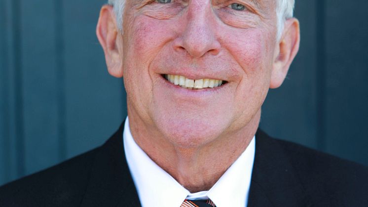 Russel Lansbury ny hedersdoktor vid universitetet