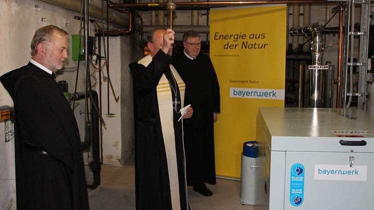Blockheizkraftwerk der Bayernwerk Natur gesegnet