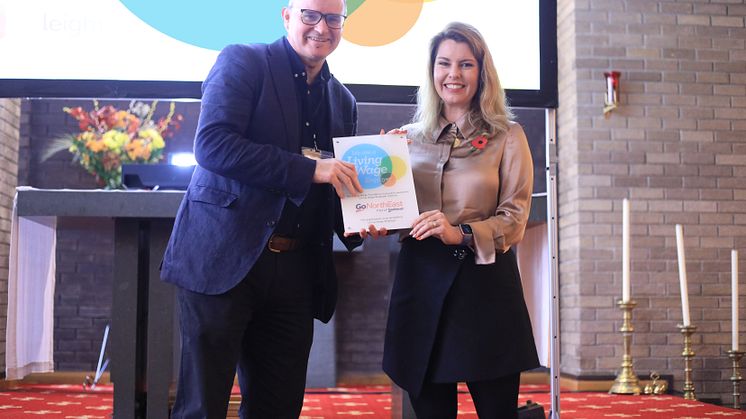 Pictured from L to R: Managing Director at Go North East, Nigel Featham and North East Mayor, Kim McGuinness.