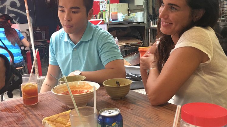 Tilde testar streetfood i Hongkong