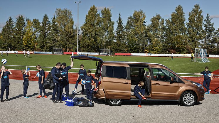 Fordin Tourneo Connect tositoimissa