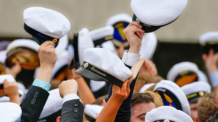 Den som tar examen från en vårdutbildning i Härnösand med godkända betyg och börjar jobba inom socialförvaltningen i Härnösands betyg erbjuds från och med vårterminen 10 000 kronor som grundplåt till en körkortsutbildning. FOTO: MAGNUS FYHR