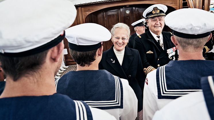 Dannebrog_regentmedbesætning_foto_FranneVoigt_070920150302.jpg