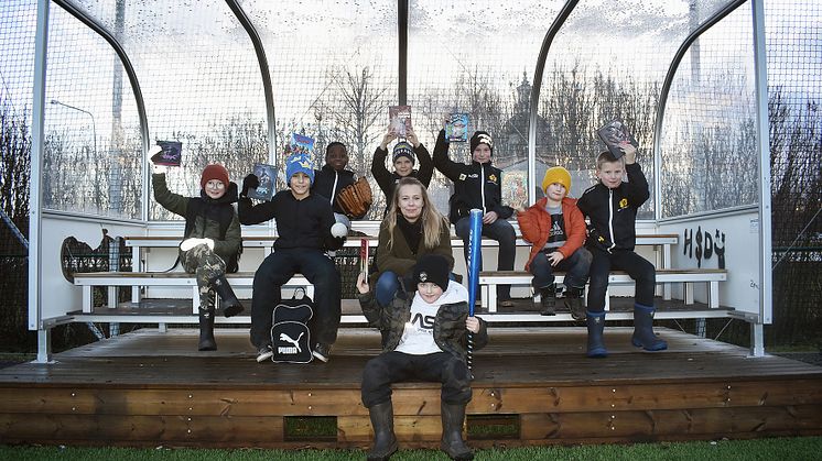 Delar av det Skellefteå Baseboll Softboll U9–U12 som vann Läsliganpriset 2020.