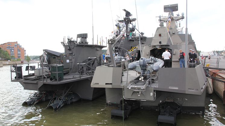 Hamina-Class Corvette (right) pictured next to a Rauma-Class vessel