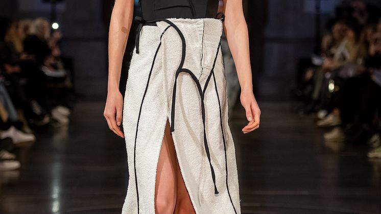Lisa Jacobsson in collaboration with Rave Review