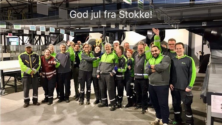 God jul til hele Norge - fra denne blide gjengen på terminalen i Stokke.