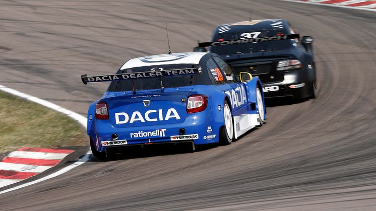 Tuff STCC-premiär för Dacia Dealer Team