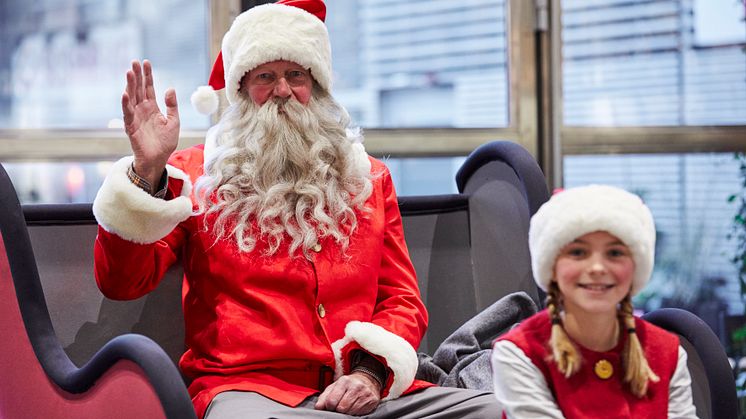 En magisk julpremiär med tomteparad och musik 27 november i Nordstan