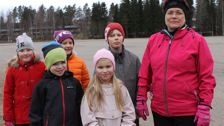 Sydänviikko 2014: Tiirismaan sydänyhdistys näyttää hyvää mallia ja liikuttaa koululaisia