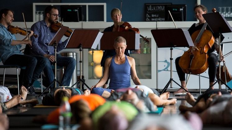 Yoga till klassisk musik – en sinnlig upplevelse