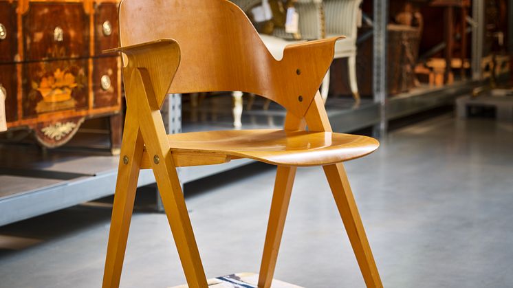 NK formpressad stol design Elias Svedberg
