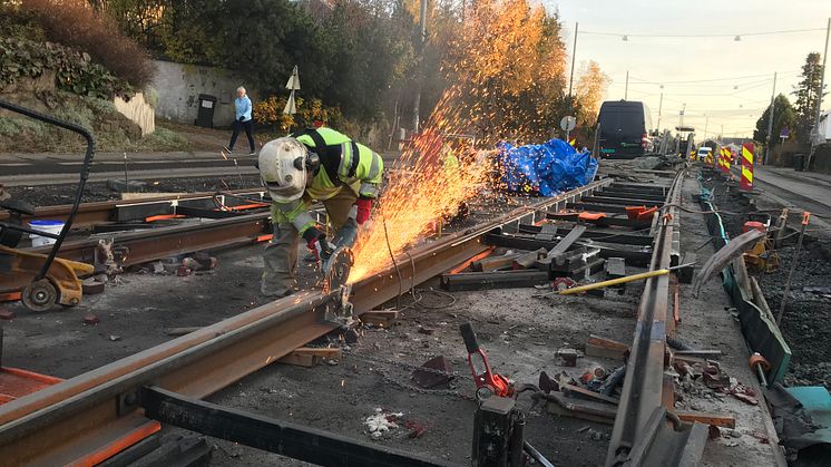 Siste sveis av trikkeskinner i Grefsenveien 5