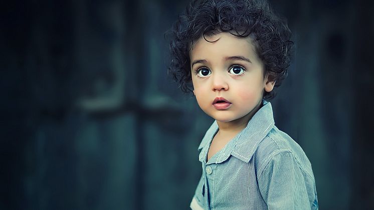 Tidig föräldrastöd kan förbättra språk och sociala färdigheter hos autistiska spädbarn enligt ny studie. Foto: Pixabay. CC0