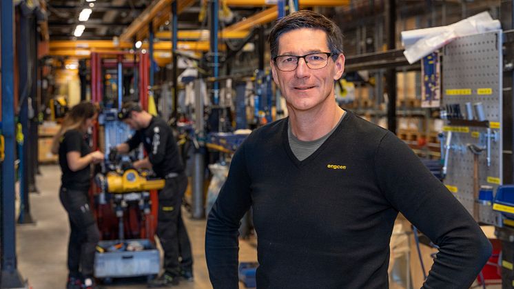 Stig Engström i Engcons fabrik 