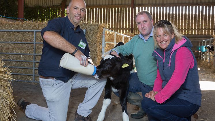 Arla farmer owner hosts dairy farm event
