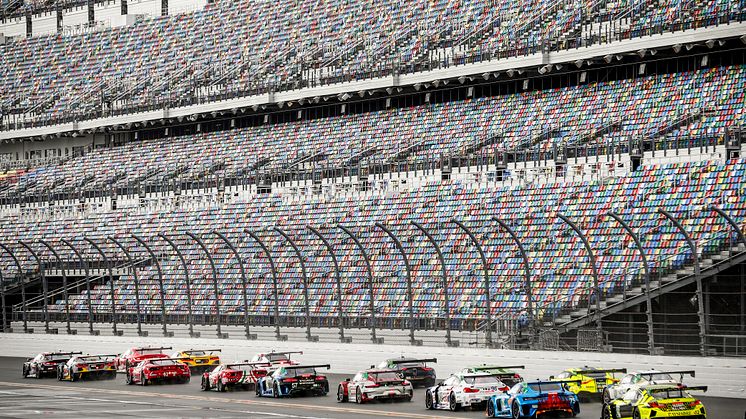 2021 01 pcdk christina nielsen daytona 04.jpg