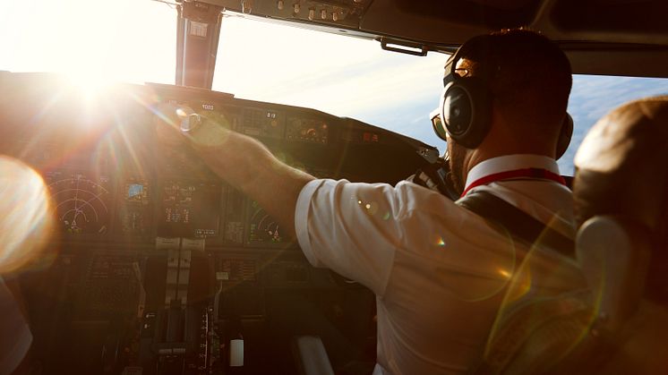 Brand Uniform 2019 Pilot Cockpit 03 (2).jpg