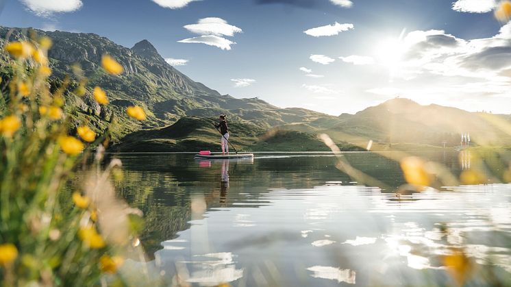 SUP-Yoga-on-lake-Bettmersee