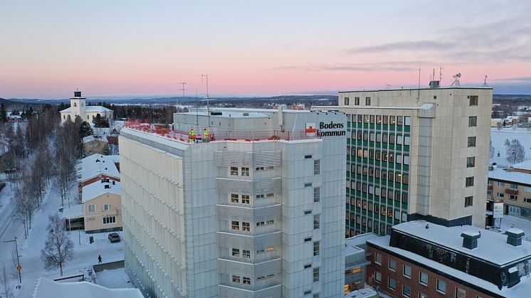 Bodens stadshus i vintermiljö