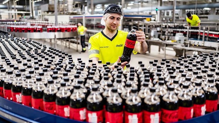 Coca-Cola Karlsruhe: Neue Produktionslinie in Betrieb und Werk ausgebaut