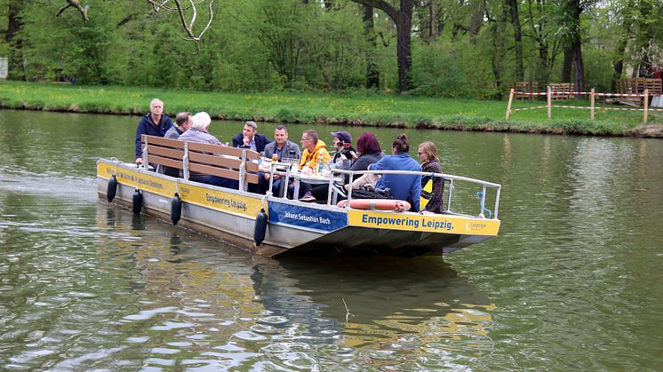 Stadthafen Leipzig: Premierenfahrt des neu designten Motorboots "Johann Sebastian Bach" im Elsterflutbett - Foto: Andreas Schmidt