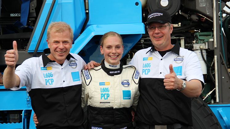 Karin Olsson och det tekniska teamet bakom Volvo L60G PCP