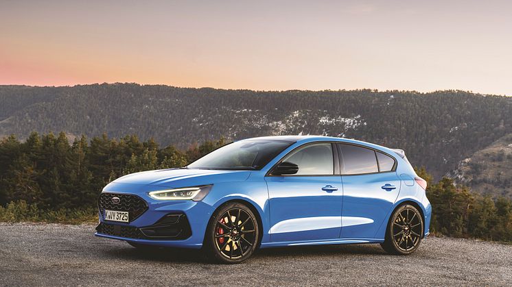 2024_FORD_FOCUS-ST_30.jpg
