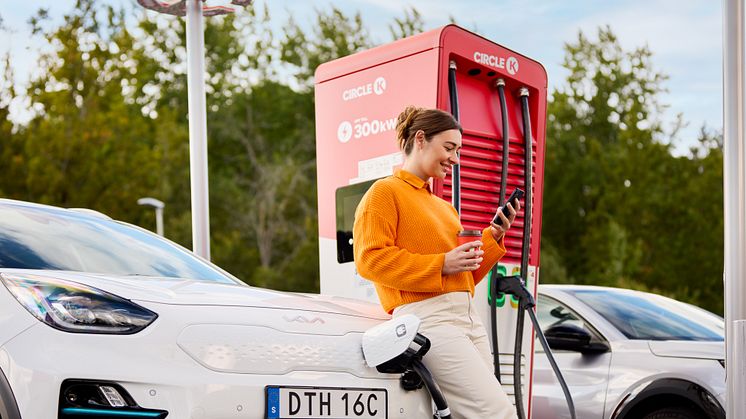 Nu blir det enklare att vara elbilskund hos Circle K
