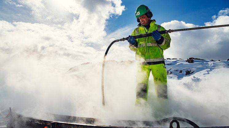 Steaming for å fjerne is og snø
