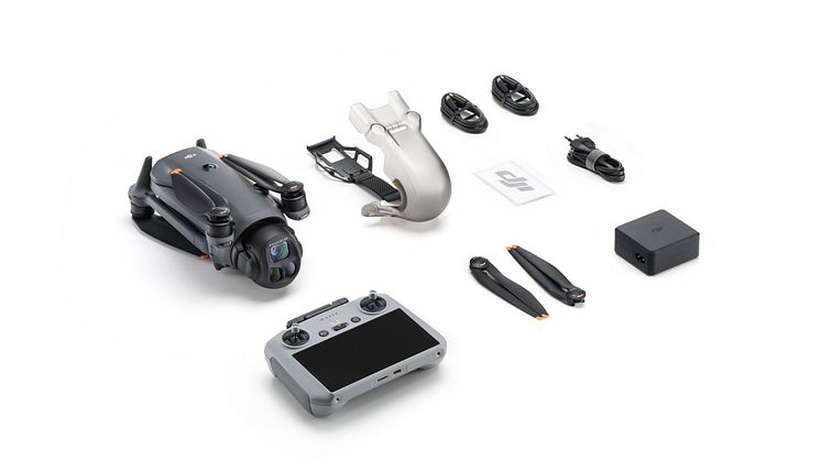 DJI Mavic 4 Pro_battery inserted.jpg