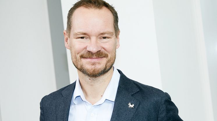 PR photo - Christof  Bischoff_01_HI