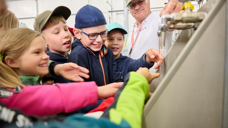 Wie das Wasser in den Hahn kommt - dieses Geheimnis lüfteten die Veolia Wasserexperten am Tag der Umwelt in Döbeln und erzählten begeistert von ihrer Arbeit und wie sie sich jeden Tag für die Umwelt stark machen.