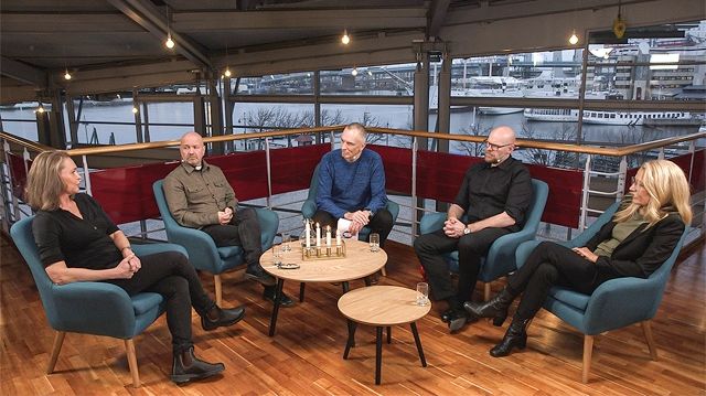 Samtal i GöteborgsOperans premiäravsnitt av Spotlight. Fr v: Ingela Brimberg, Kent Wisti, Åke Zetterström, David Lundqvist, Klara Zimmergren.
