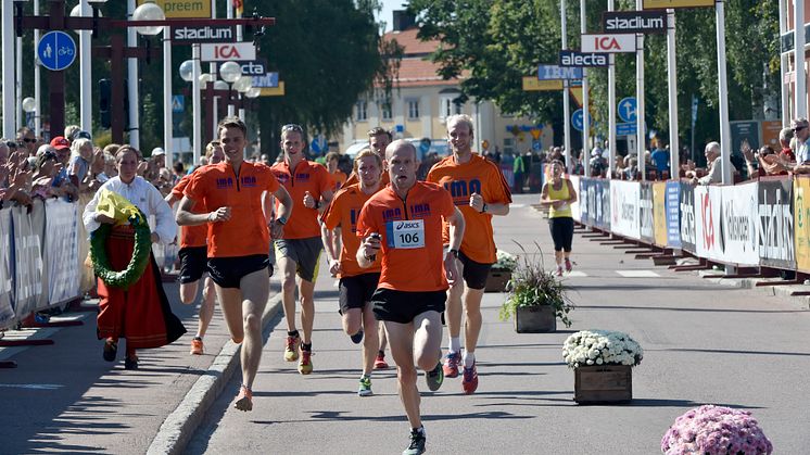 Idrottsarrangören Mats Andreassons starka lag vann Vasastafettens herrklass 2015