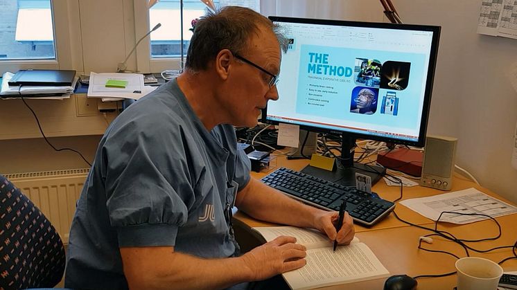 Sune Forsberg  ingår i en forskargrupp vid Centrum för hjärtstoppsforskning på Karolinska Institutet.