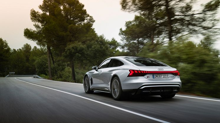 Audi S e-tron GT (Floretsølv metal)