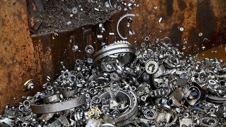 Schaeffler destroys counterfeit rolling bearings 3