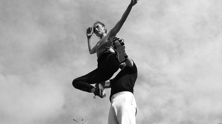 Dansstationen firar Dansens dag 27 april med amatördansare, Mykas Rainbow och Swan Lake Solo av Olga Dukhovnaya