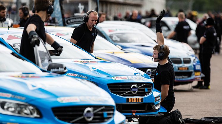 Volvo Polestar Racing på Swecondagarna 2014 - teamet i depån